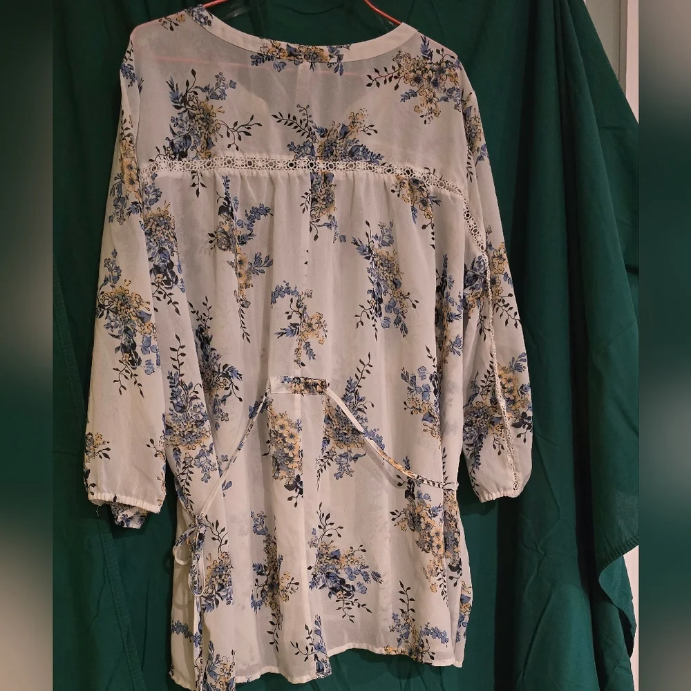 American Rag Blouse - Picture 3 of 7